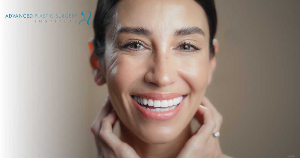 Smiling mature woman (model)